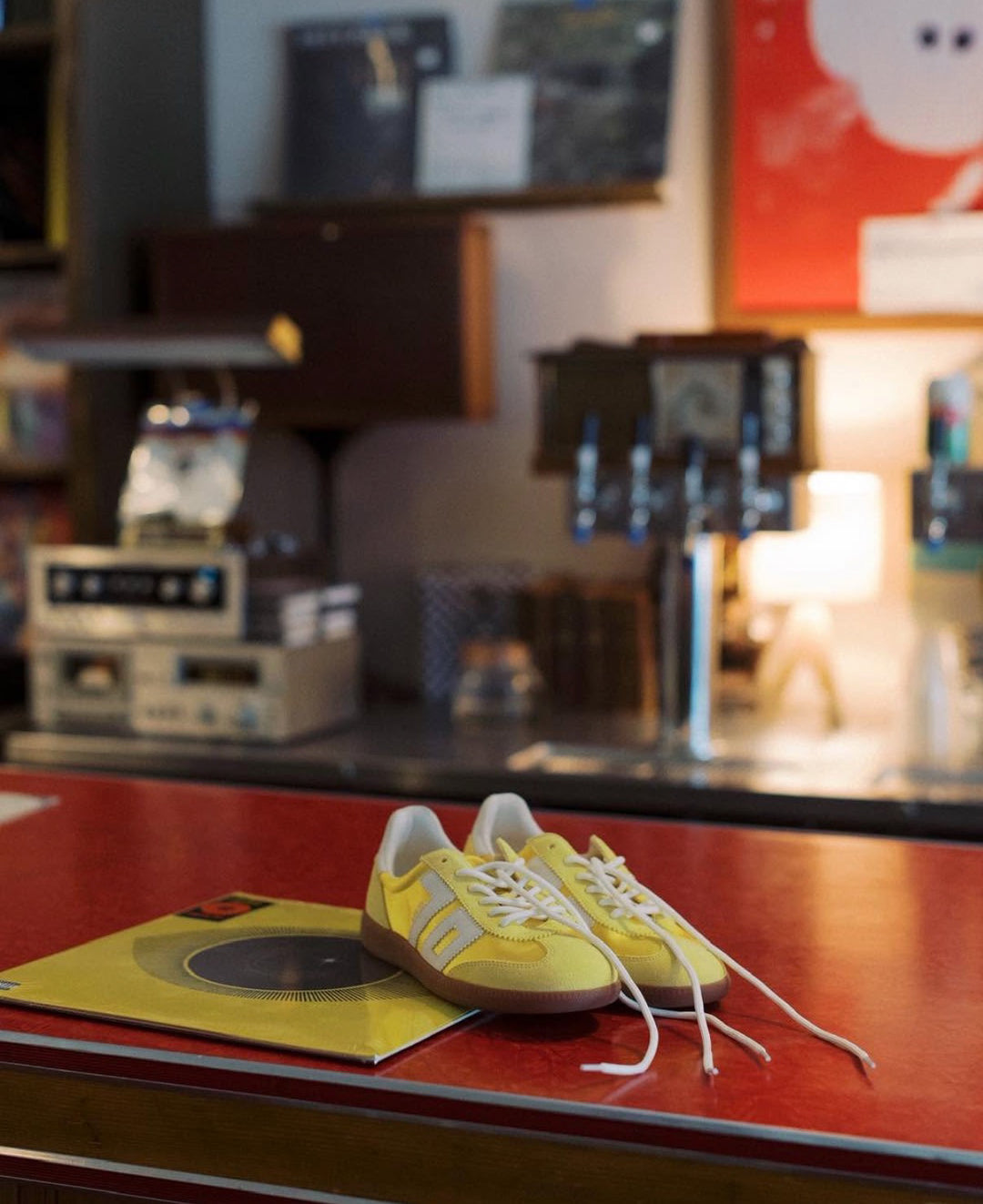 Back 70 GHOST C26 in BANANA Sneakers