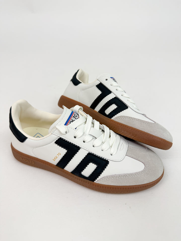 Back 70 Cloud White Black