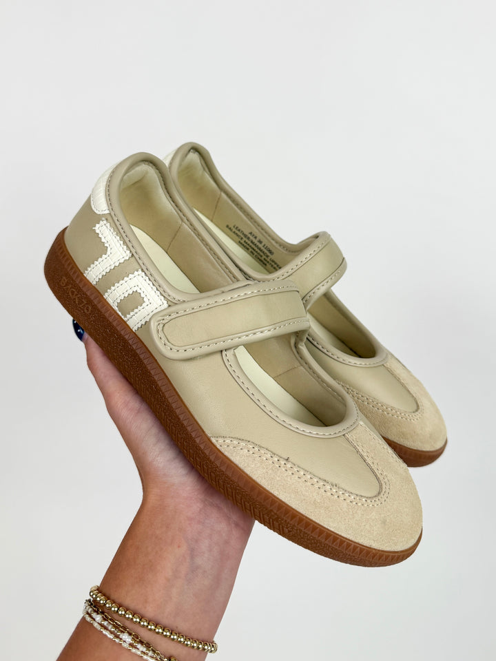 AYA in BEIGE MILK Sneakerina