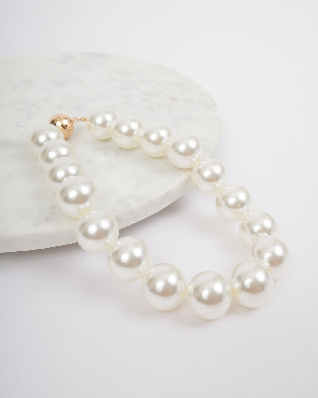 25mm Ball Magnetic Necklace - Pearl