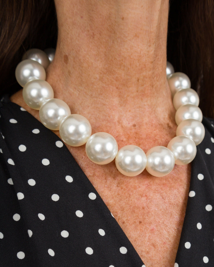 25mm Ball Magnetic Necklace - Pearl
