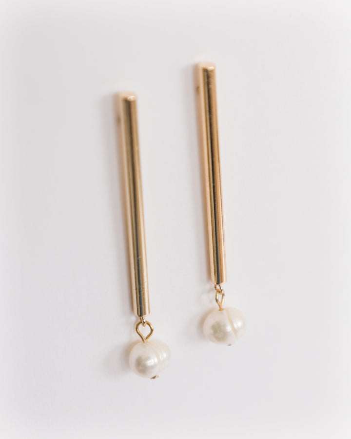 Long Rod with Pearl Earrings