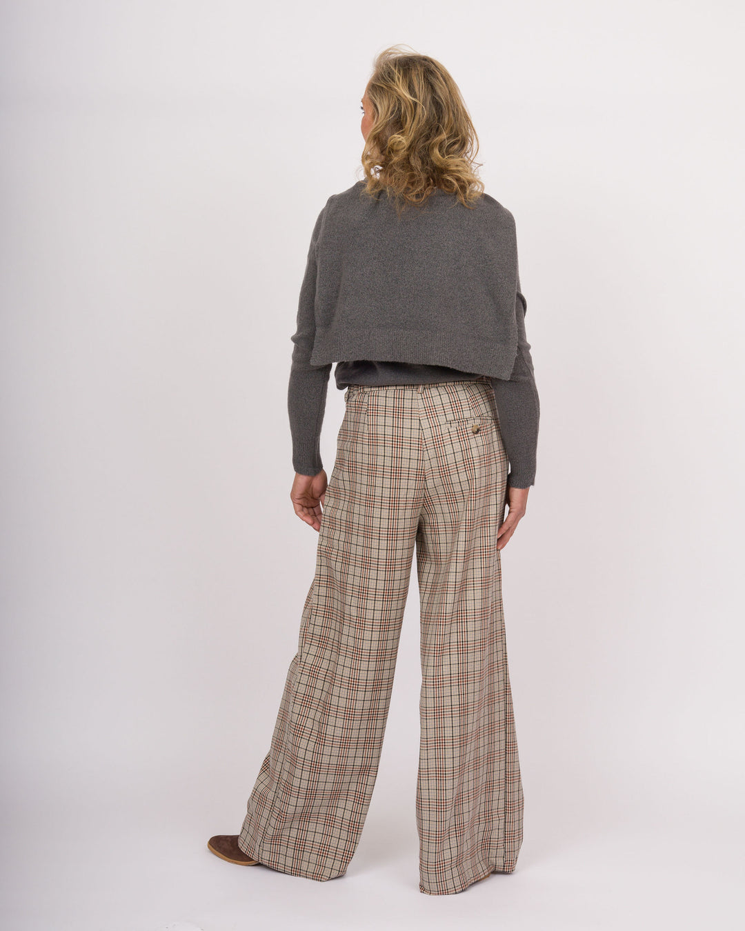 Heart of Pine Malinda Gray Sweater with Scarf