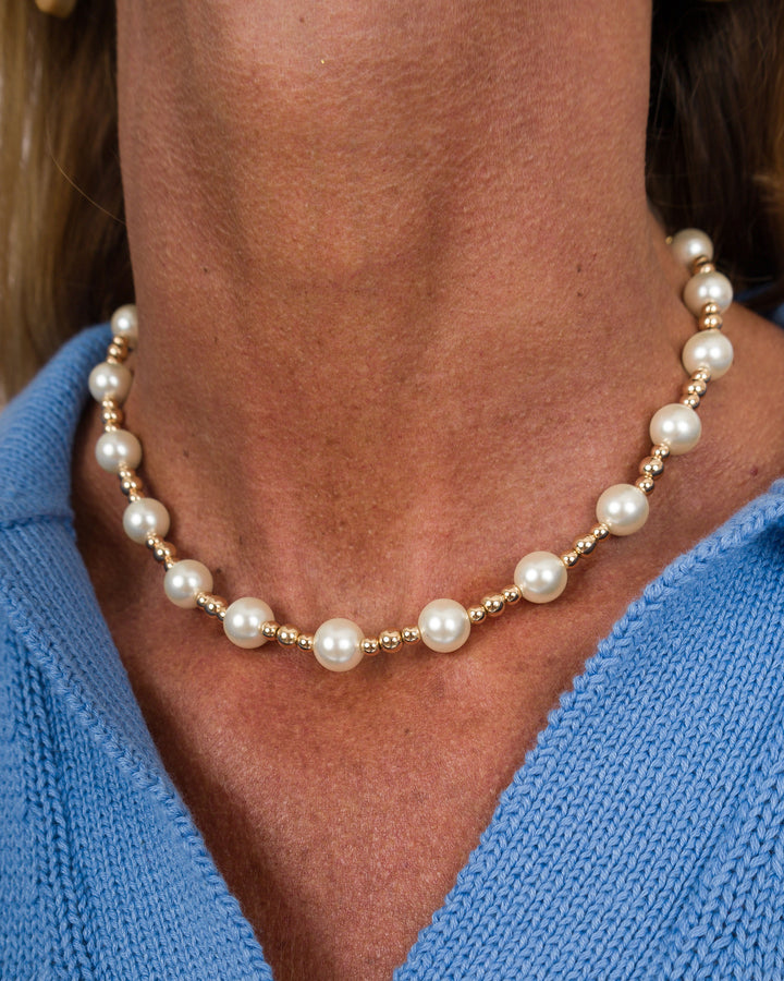 Pearls and Gold Beads Necklace