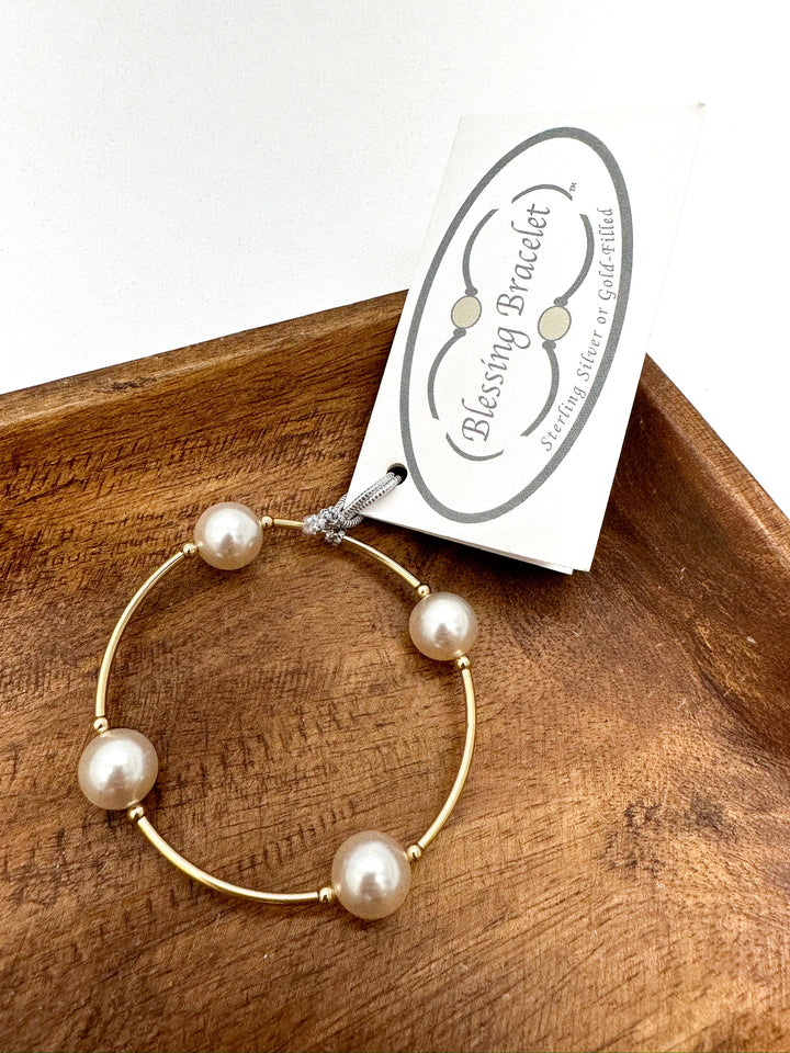 Blessing Bracelet Gold with white Pearl