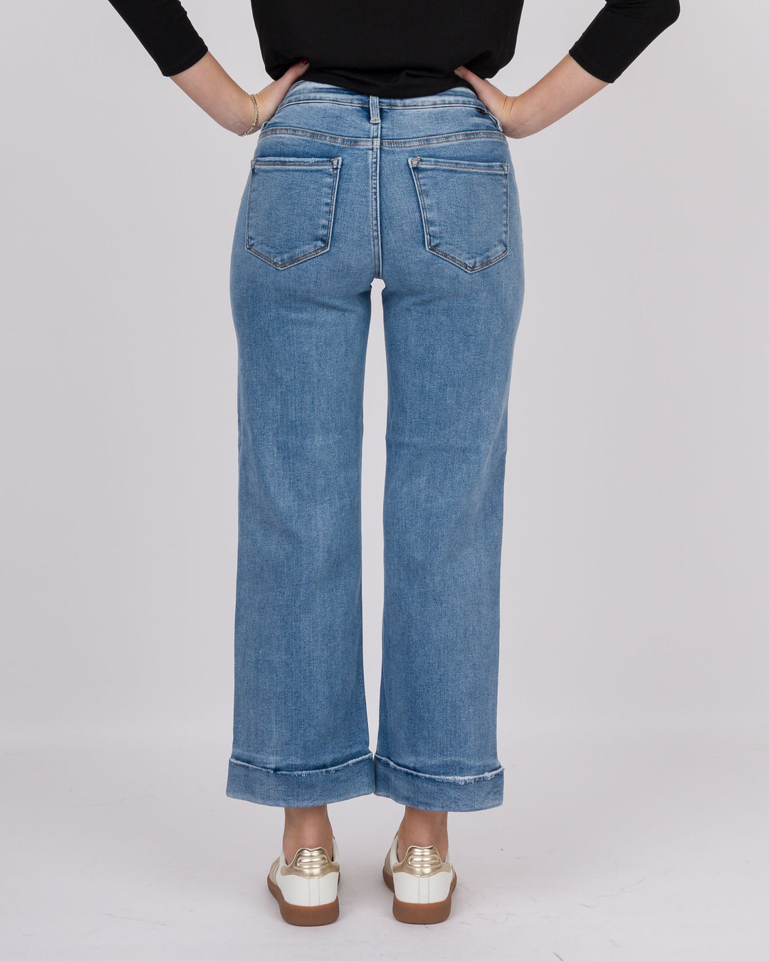 Risen Mid Rise Crop Straight Taylor Cuffed Jeans Medium