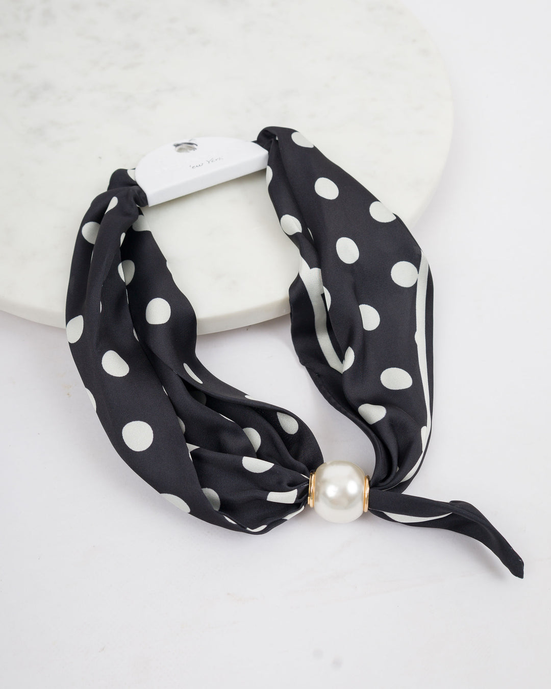 Magnetic Pearl Scarf - Black &amp; White