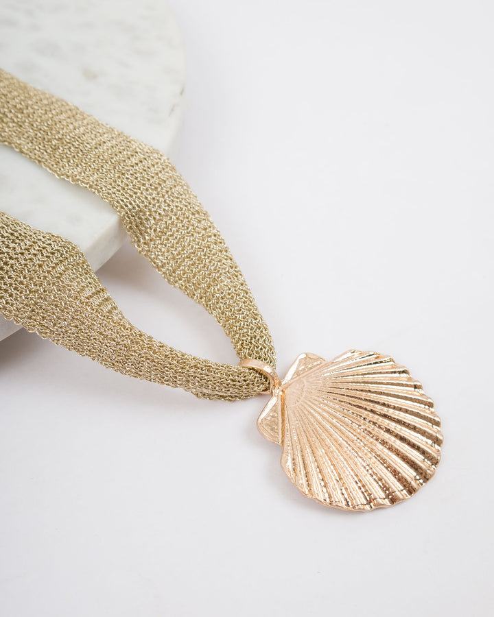 Material Necklace with Large Charm - Scallop Shell