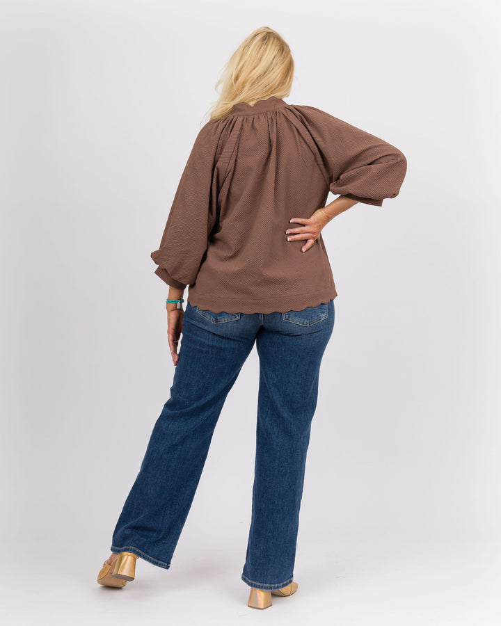 Chocolate Scallop Edge Top
