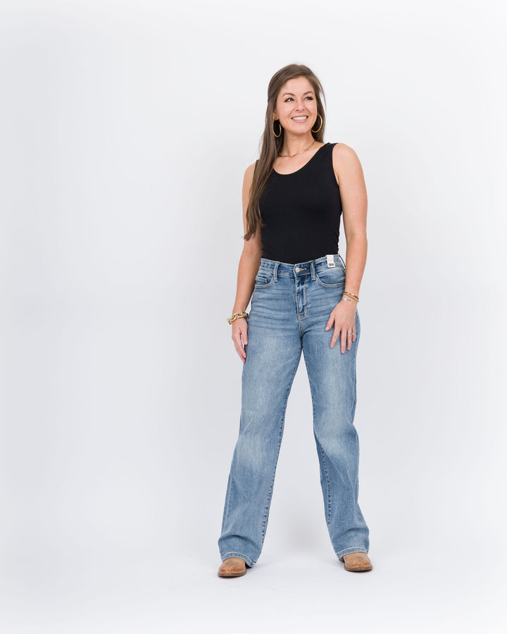 Judy Blue High Waisted Light Washed Straight Leg Jeans