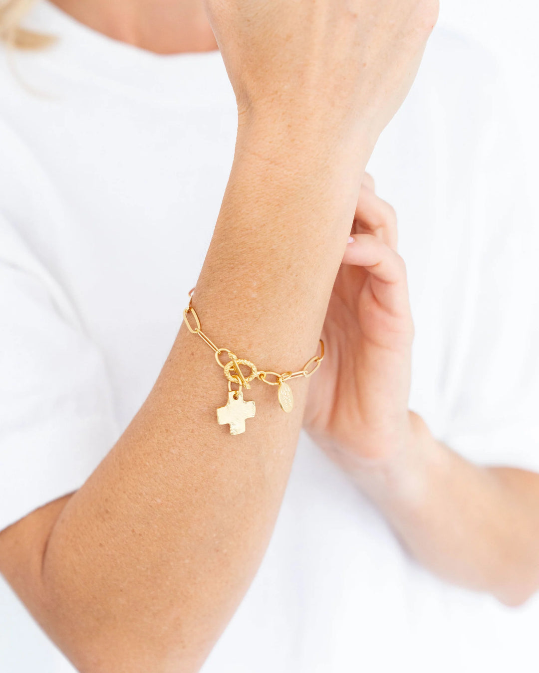 Susan Shaw Cross Paperclip Bracelet - Gold