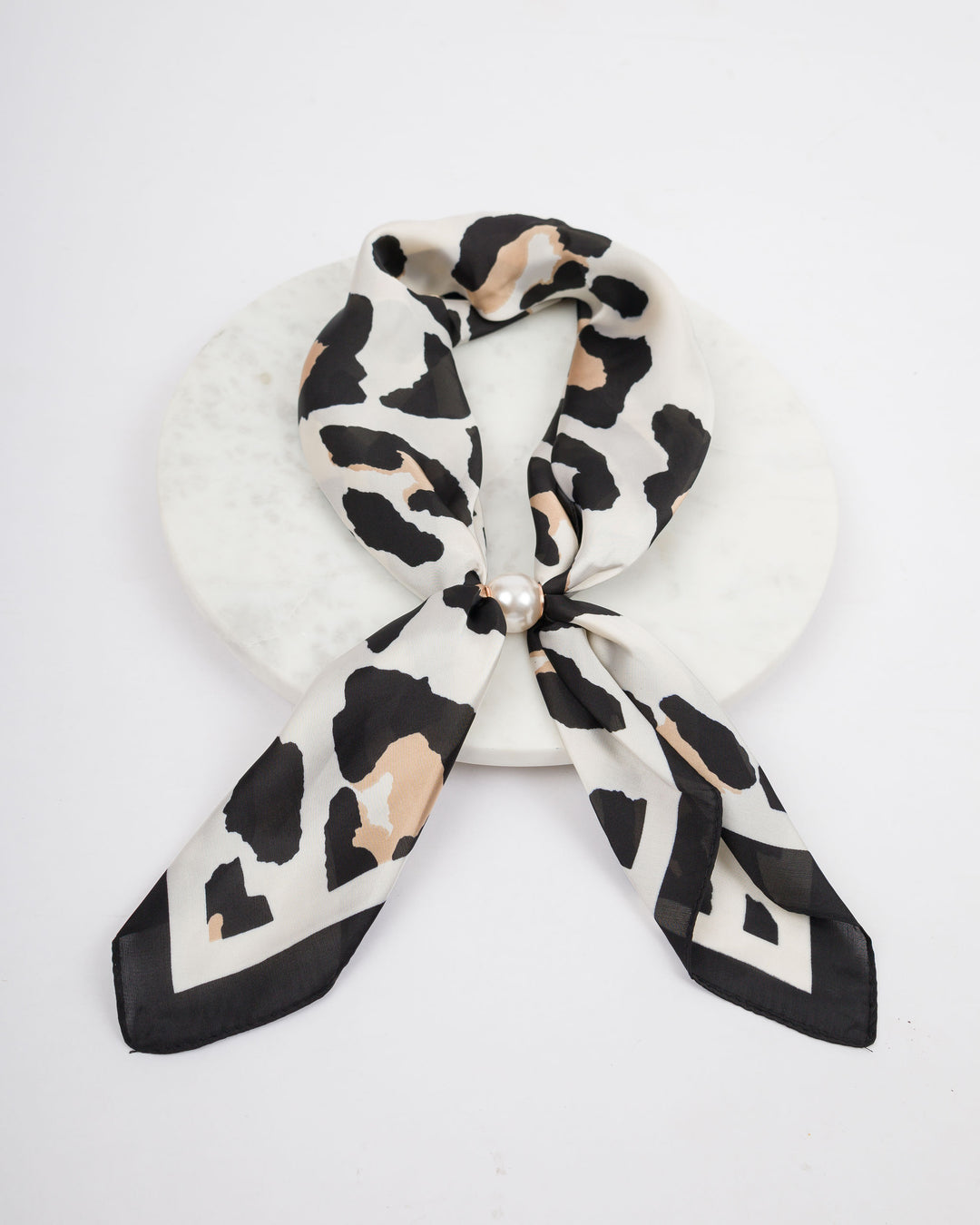 Magnetic Pearl Scarf - Off White, Black and Tan
