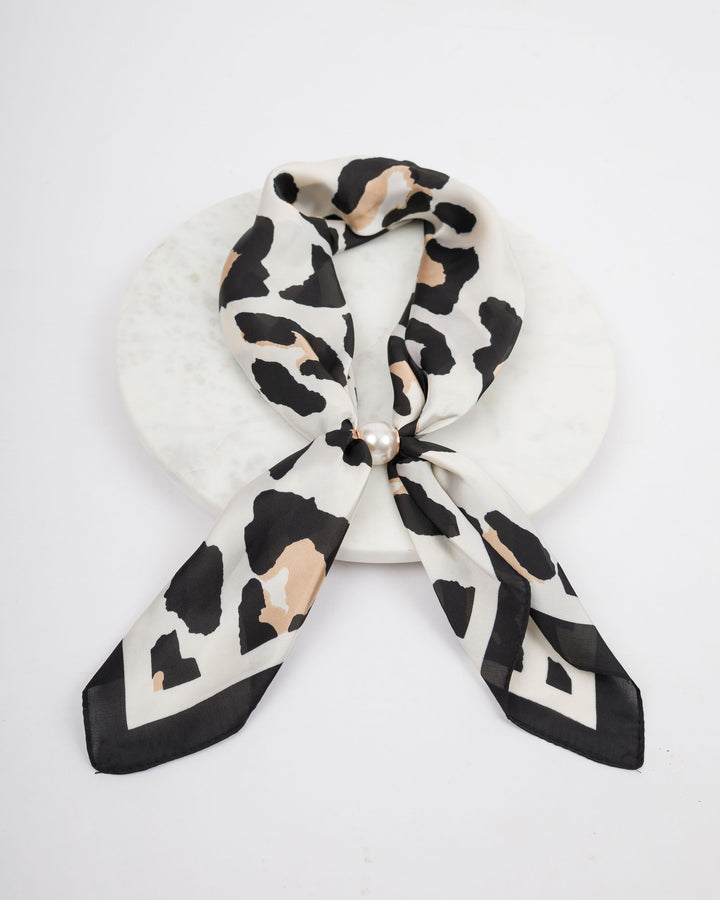 Magnetic Pearl Scarf - Off White, Black and Tan