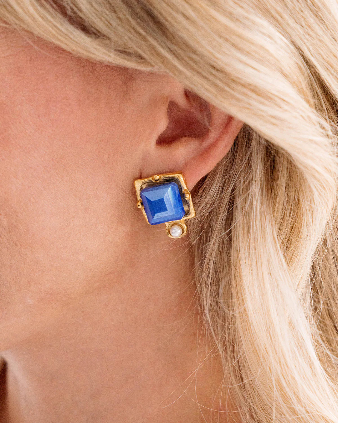 Susan Shaw London Studs - Blue Crystal