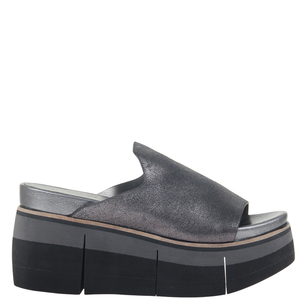 FLOW in PEWTER, right view