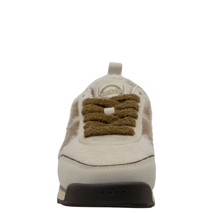 JOGGER W26 in BUTTER CUOIO, front view