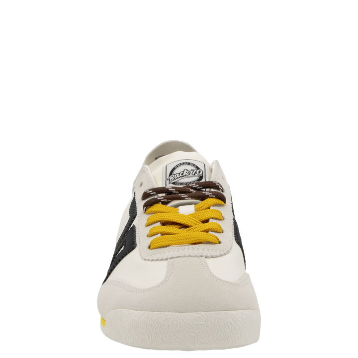 LEON in WHITE BLACK, front view