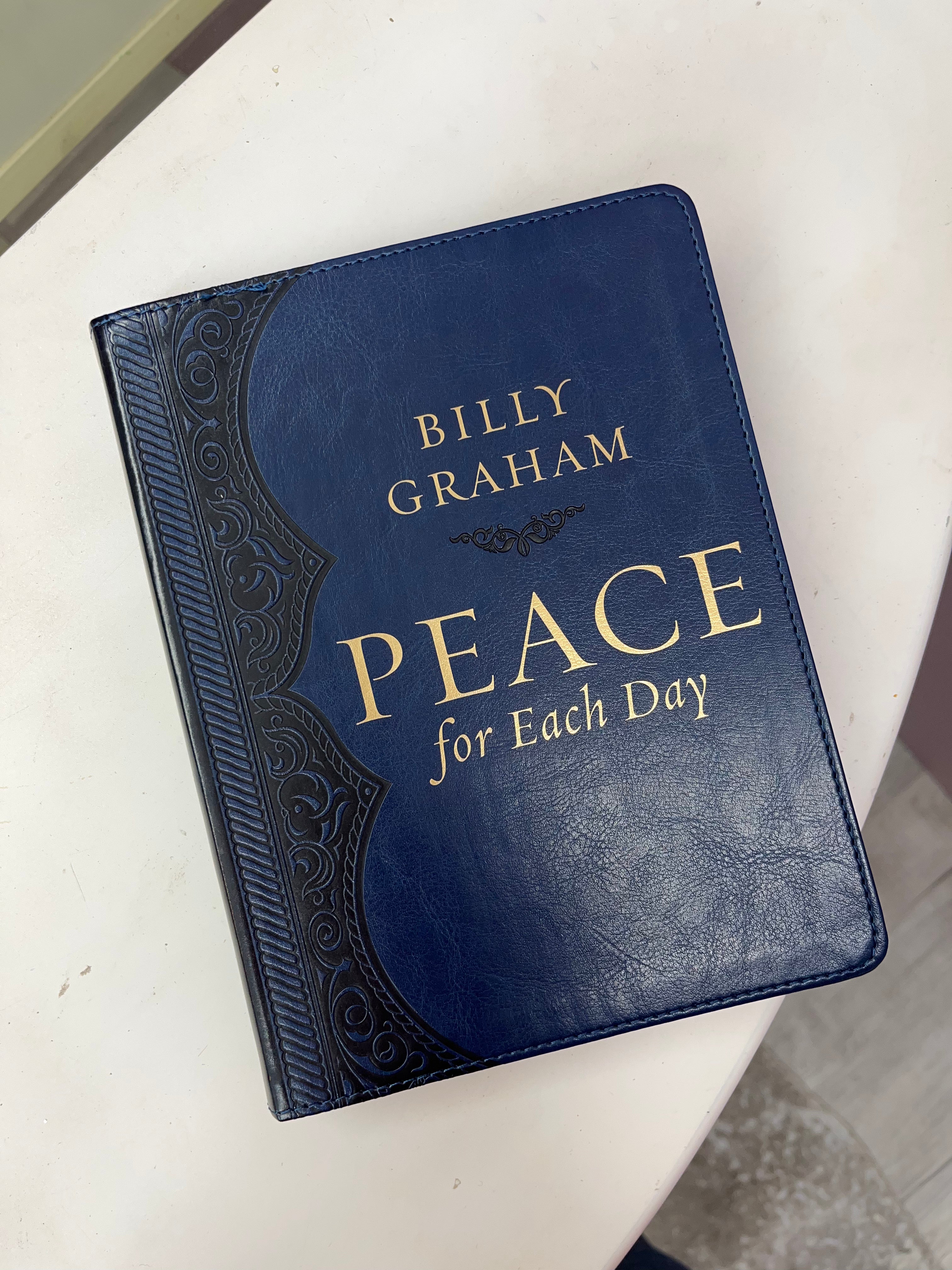 Peace For Each Day Devotion by Billy Graham